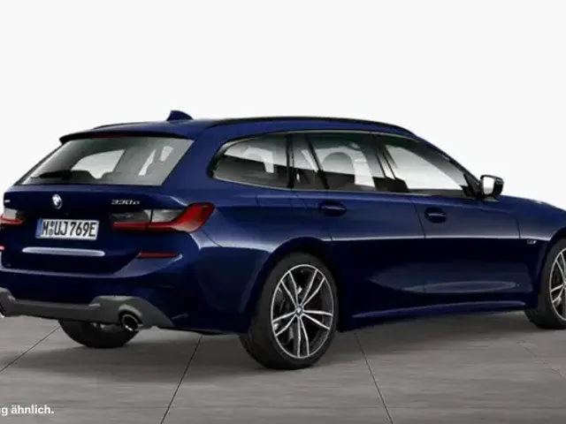 BMW 330