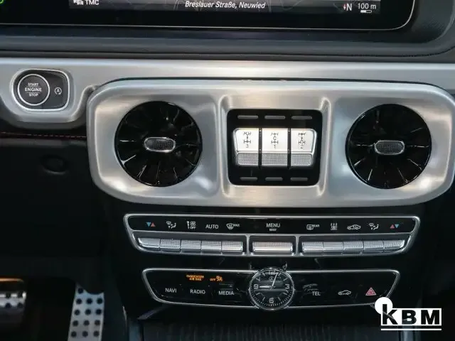 Mercedes-Benz G 400