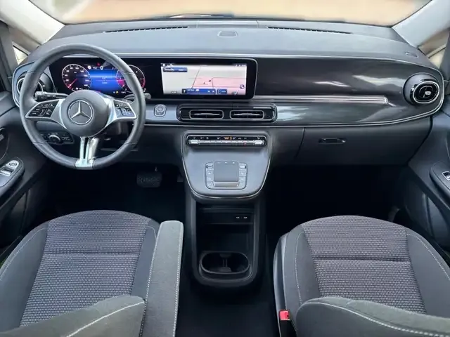 Mercedes-Benz V 220