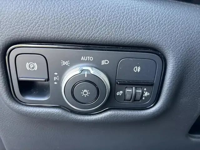 Mercedes-Benz V 220