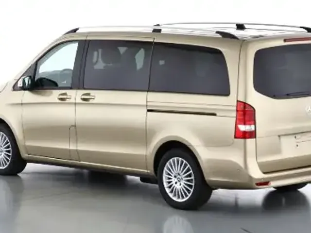 Mercedes-Benz V 220