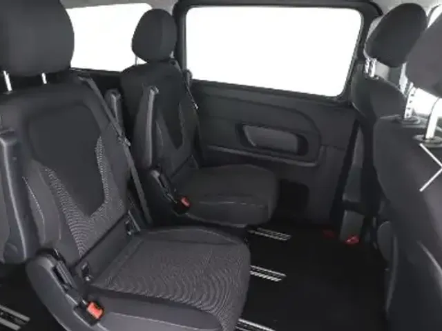 Mercedes-Benz V 220