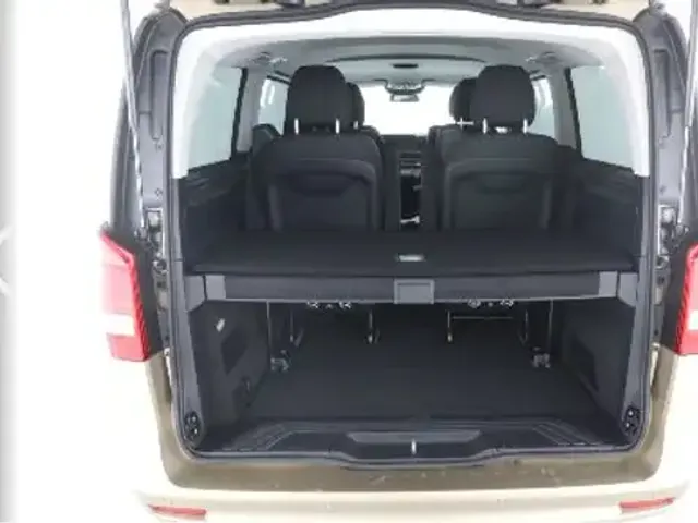 Mercedes-Benz V 220