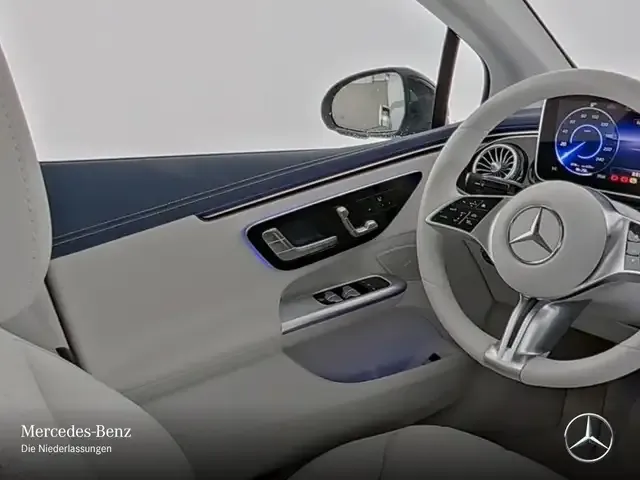 Mercedes-Benz EQE 300