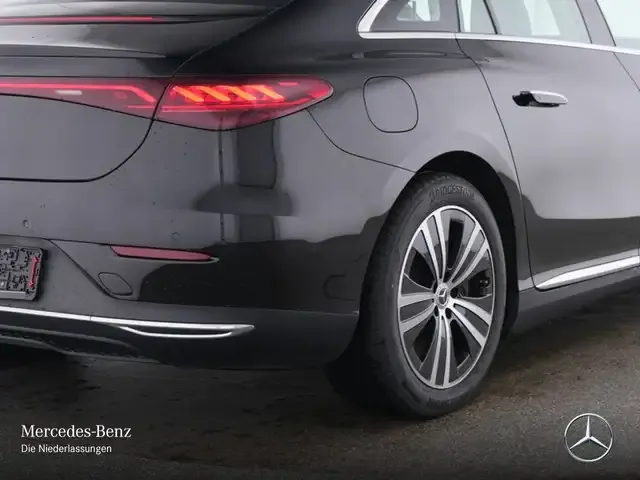 Mercedes-Benz EQE 300