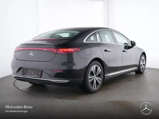 Mercedes-Benz EQE 300