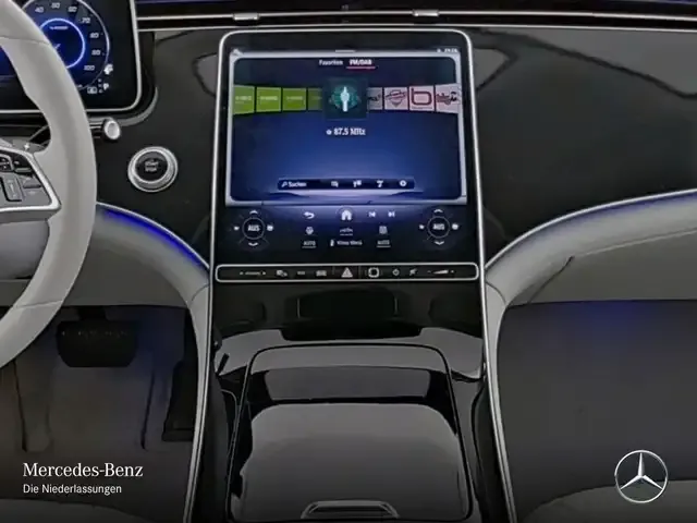 Mercedes-Benz EQE 300