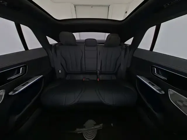 Mercedes-Benz EQE 300