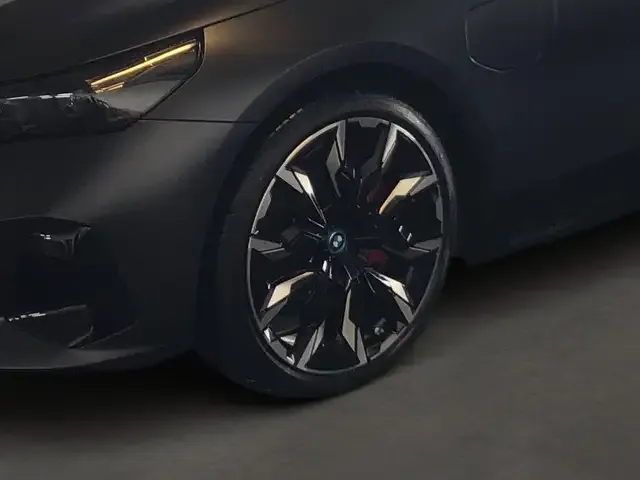 BMW 550