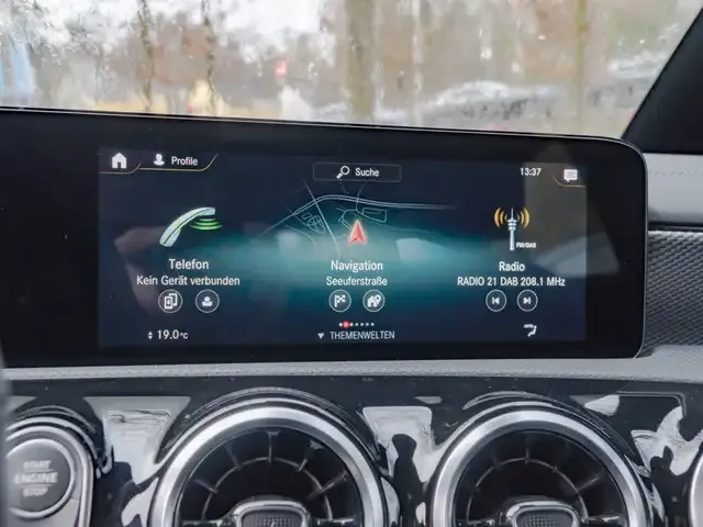 Mercedes-Benz CLA 180