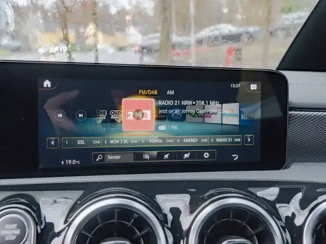 Mercedes-Benz CLA 180