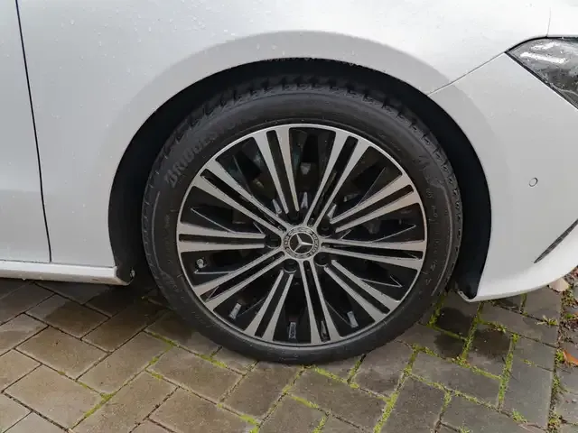 Mercedes-Benz CLA 180