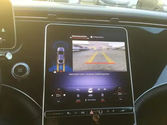 Mercedes-Benz EQE 300