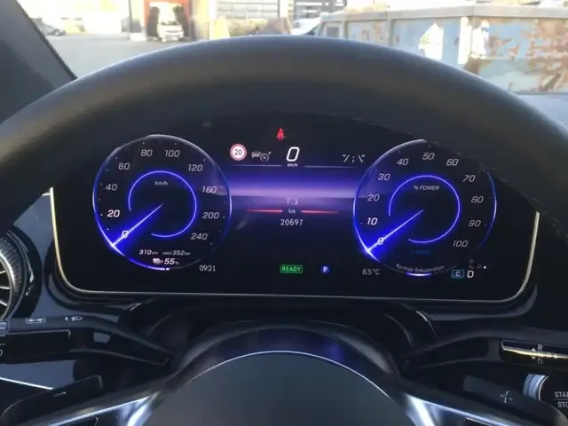 Mercedes-Benz EQE 300