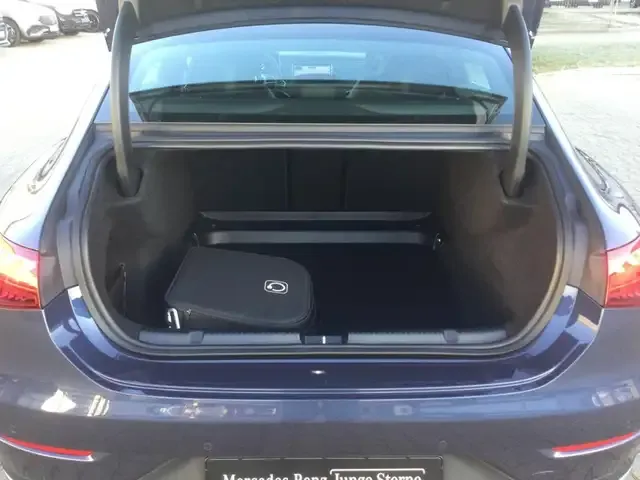 Mercedes-Benz EQE 300