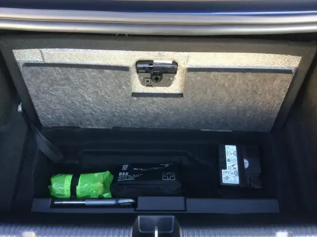 Mercedes-Benz EQE 300