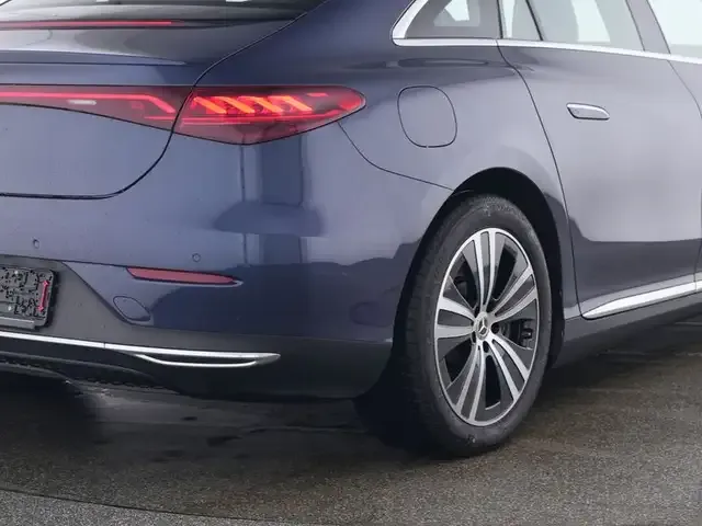 Mercedes-Benz EQE 300