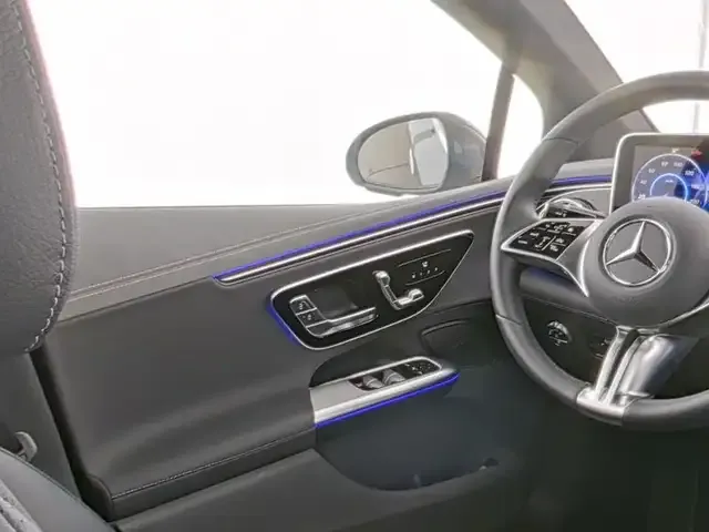 Mercedes-Benz EQE 300