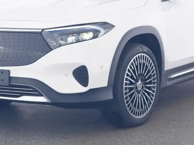 Mercedes-Benz EQB 300