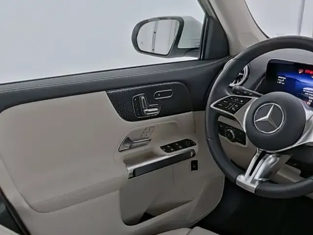 Mercedes-Benz EQB 300