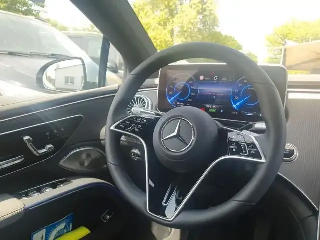 Mercedes-Benz EQS