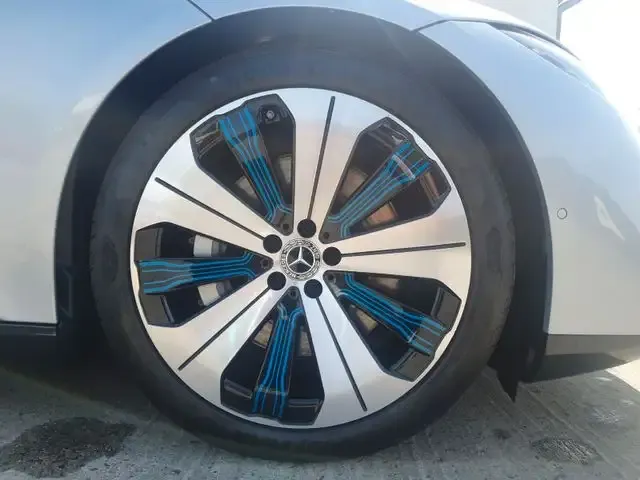 Mercedes-Benz EQS