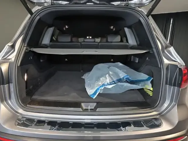 Mercedes-Benz EQB 300