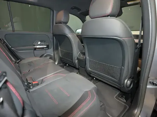 Mercedes-Benz EQB 300