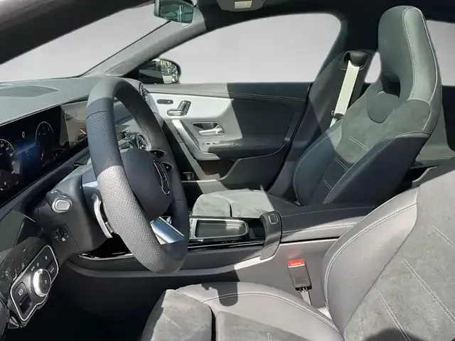 Mercedes-Benz CLA 220