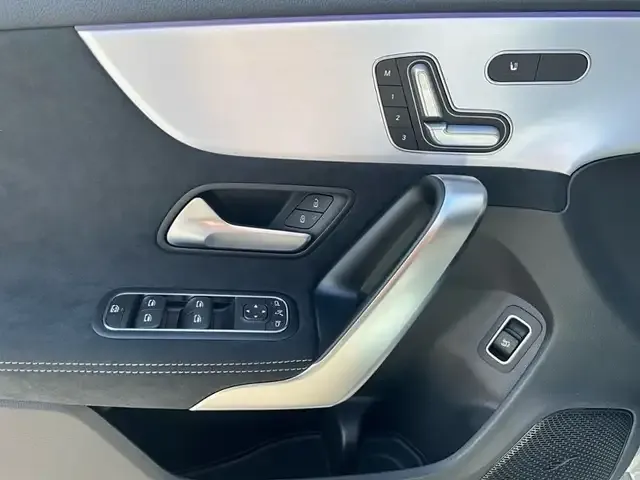 Mercedes-Benz CLA 220