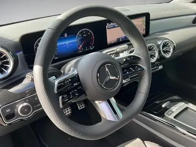 Mercedes-Benz CLA 220