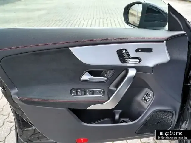 Mercedes-Benz CLA 35 AMG