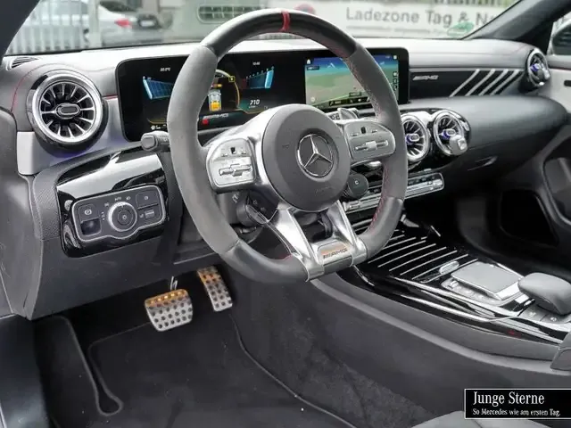 Mercedes-Benz CLA 35 AMG