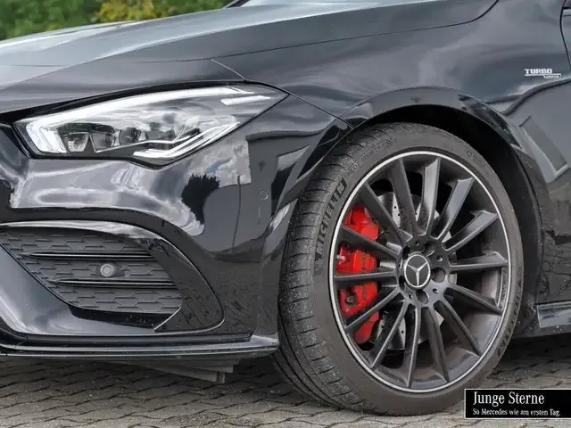 Mercedes-Benz CLA 35 AMG