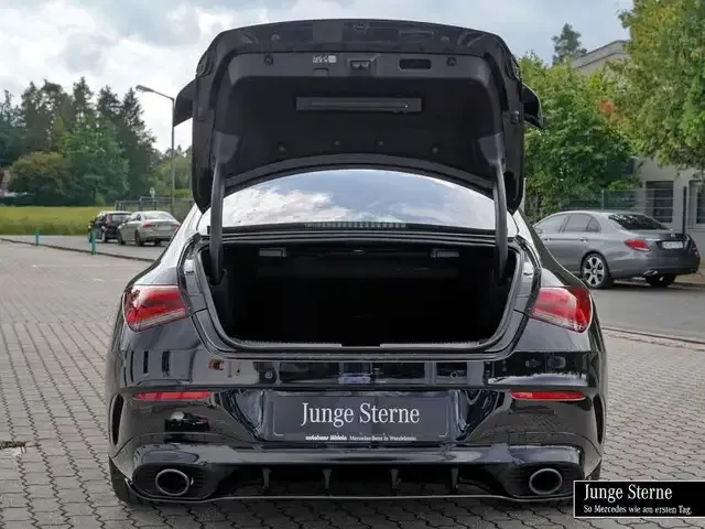Mercedes-Benz CLA 35 AMG