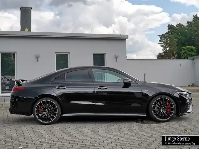 Mercedes-Benz CLA 35 AMG