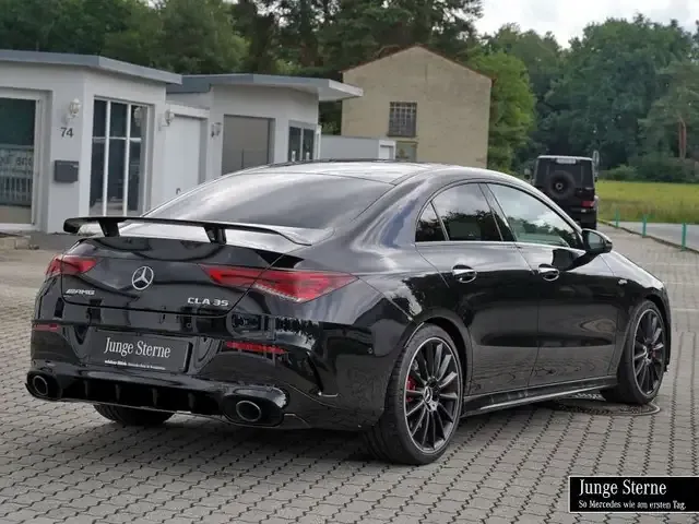 Mercedes-Benz CLA 35 AMG