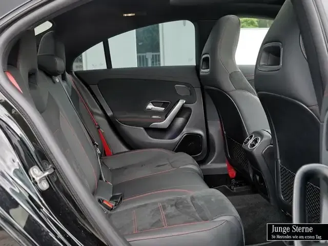 Mercedes-Benz CLA 35 AMG