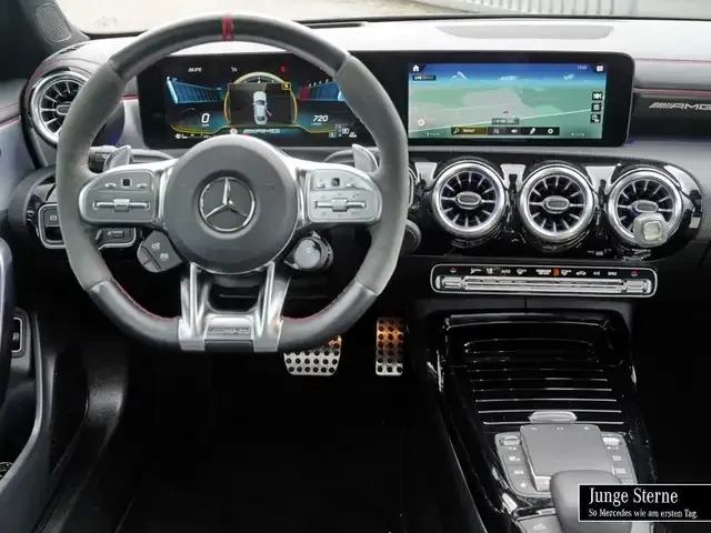 Mercedes-Benz CLA 35 AMG