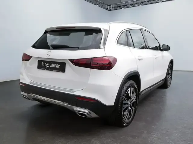 Mercedes-Benz GLA 200