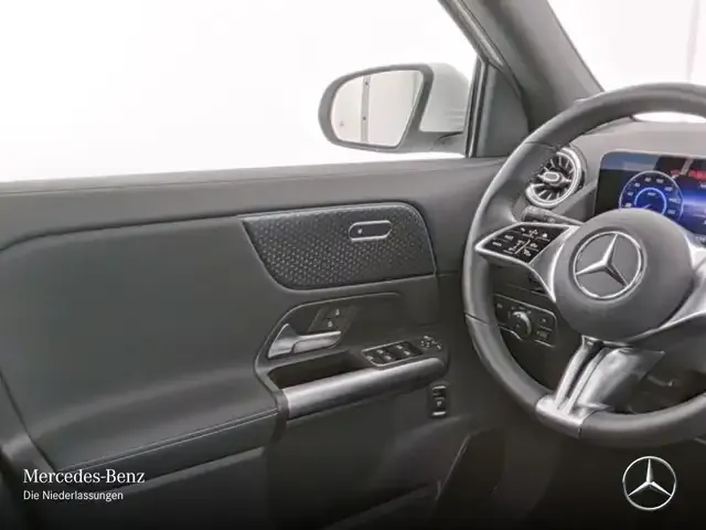 Mercedes-Benz EQA 300