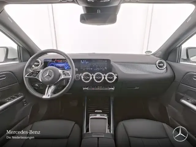 Mercedes-Benz EQA 300
