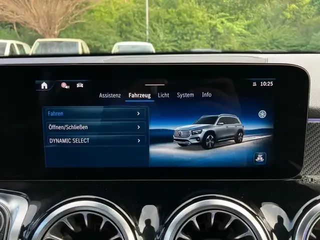 Mercedes-Benz GLB 200