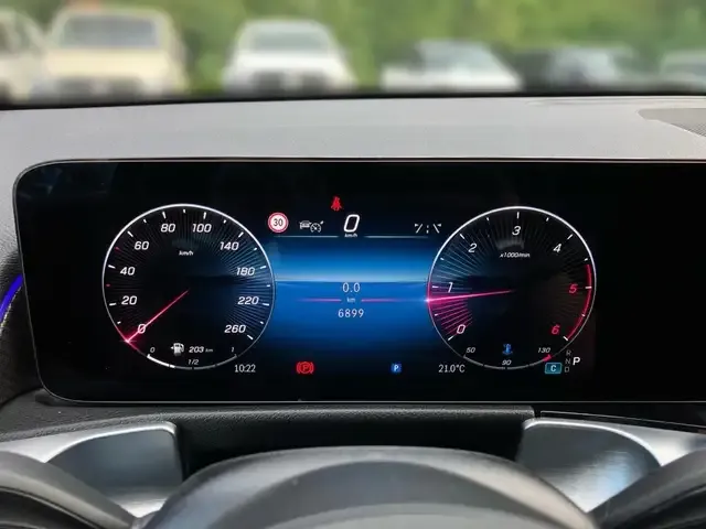 Mercedes-Benz GLB 200