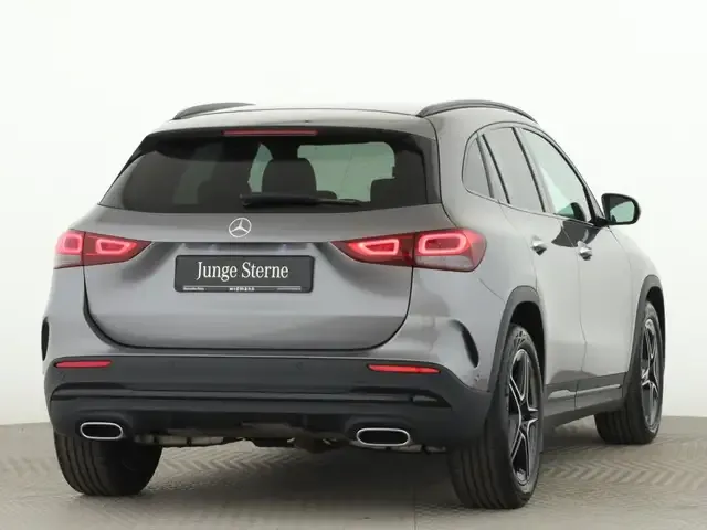 Mercedes-Benz GLA 200