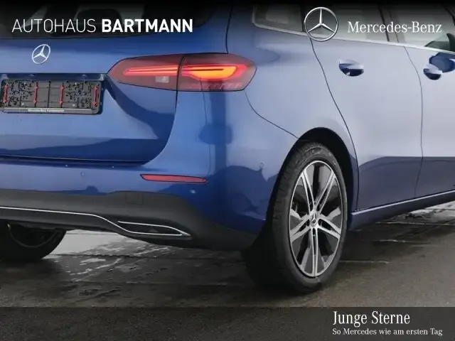 Mercedes-Benz B 220