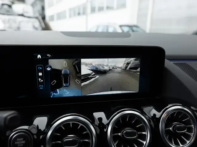 Mercedes-Benz GLA 220