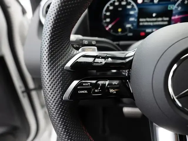 Mercedes-Benz GLA 220