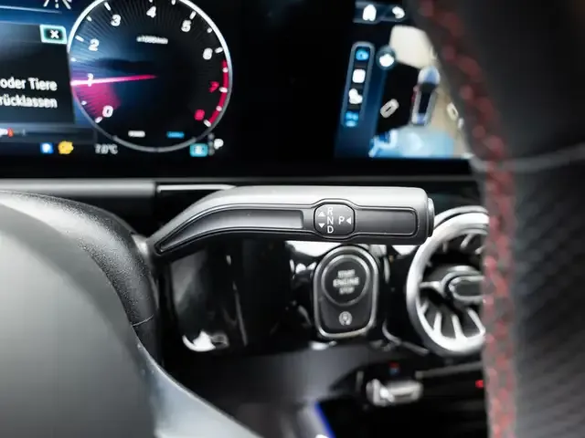 Mercedes-Benz GLA 220