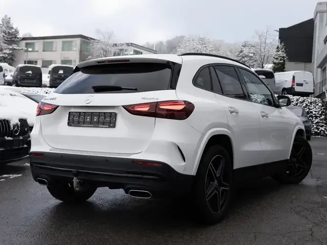 Mercedes-Benz GLA 220